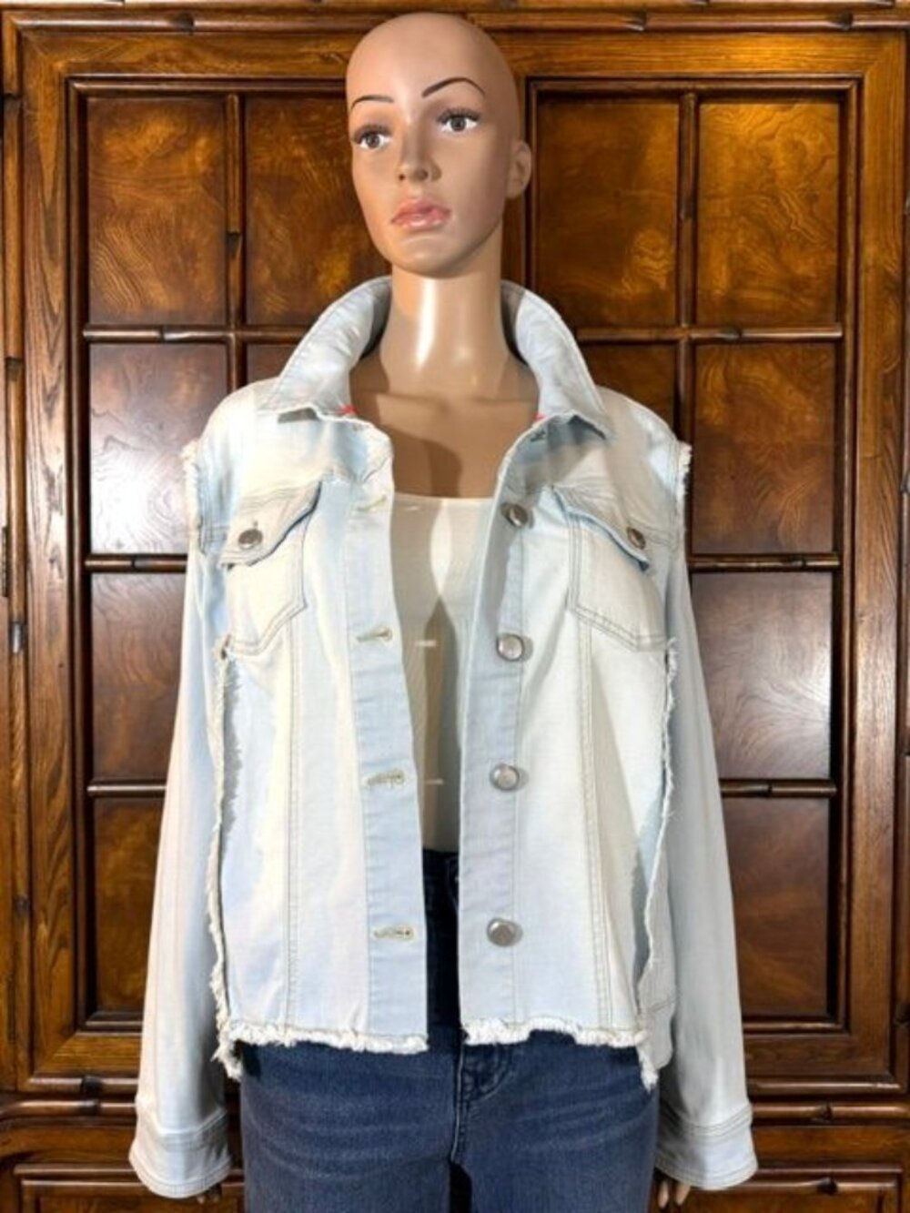 G by Giuliana Bleach Beach Wash Fringe Seam Front Step Hem Stretch Denim Jacket